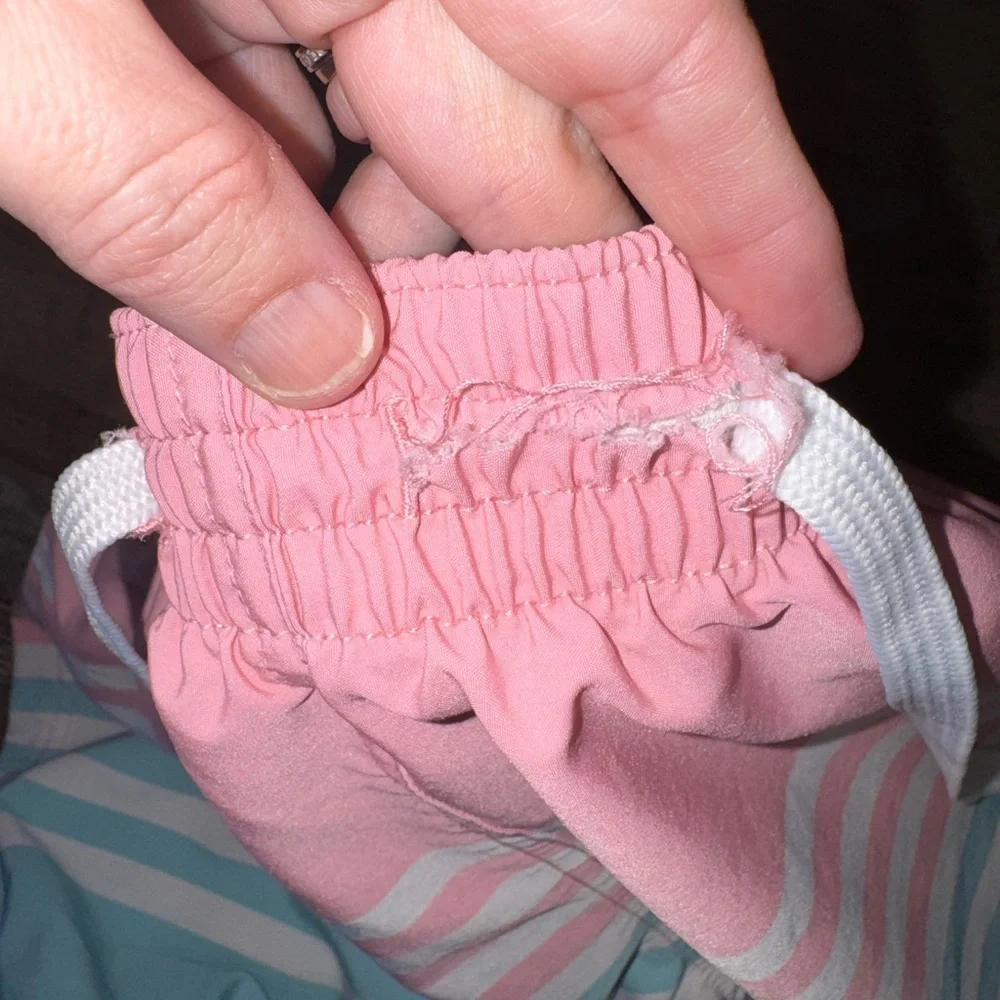 Chubbies Swim Trunks Medium 5.5 Inseam Pink Blue Striped Beach Preppy